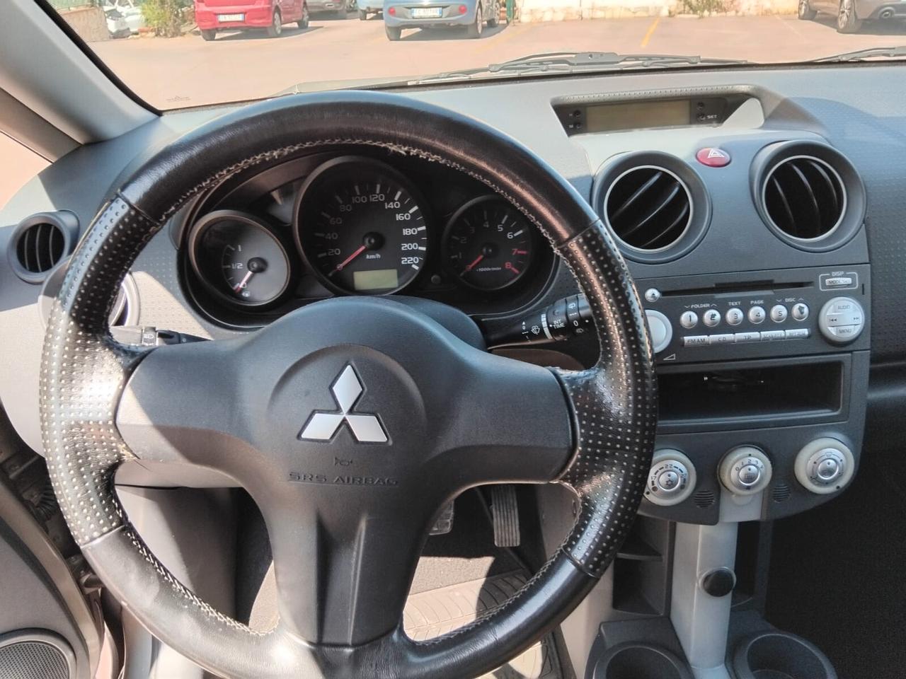 MITSUBISHI COLT 1.1 CLIMA UNICO PROPRIETARIO