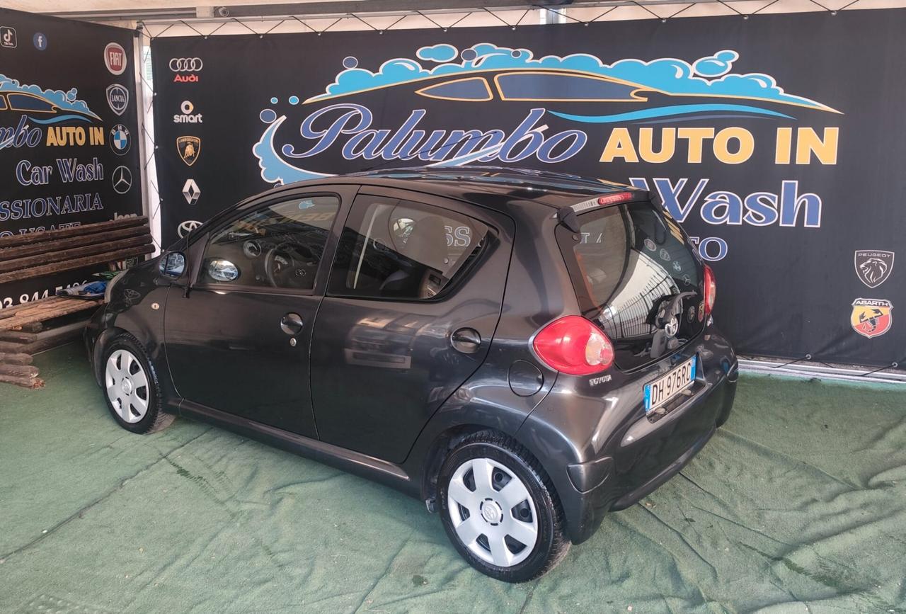 Toyota Aygo 1.0 12V VVT-i 5 porte Sol