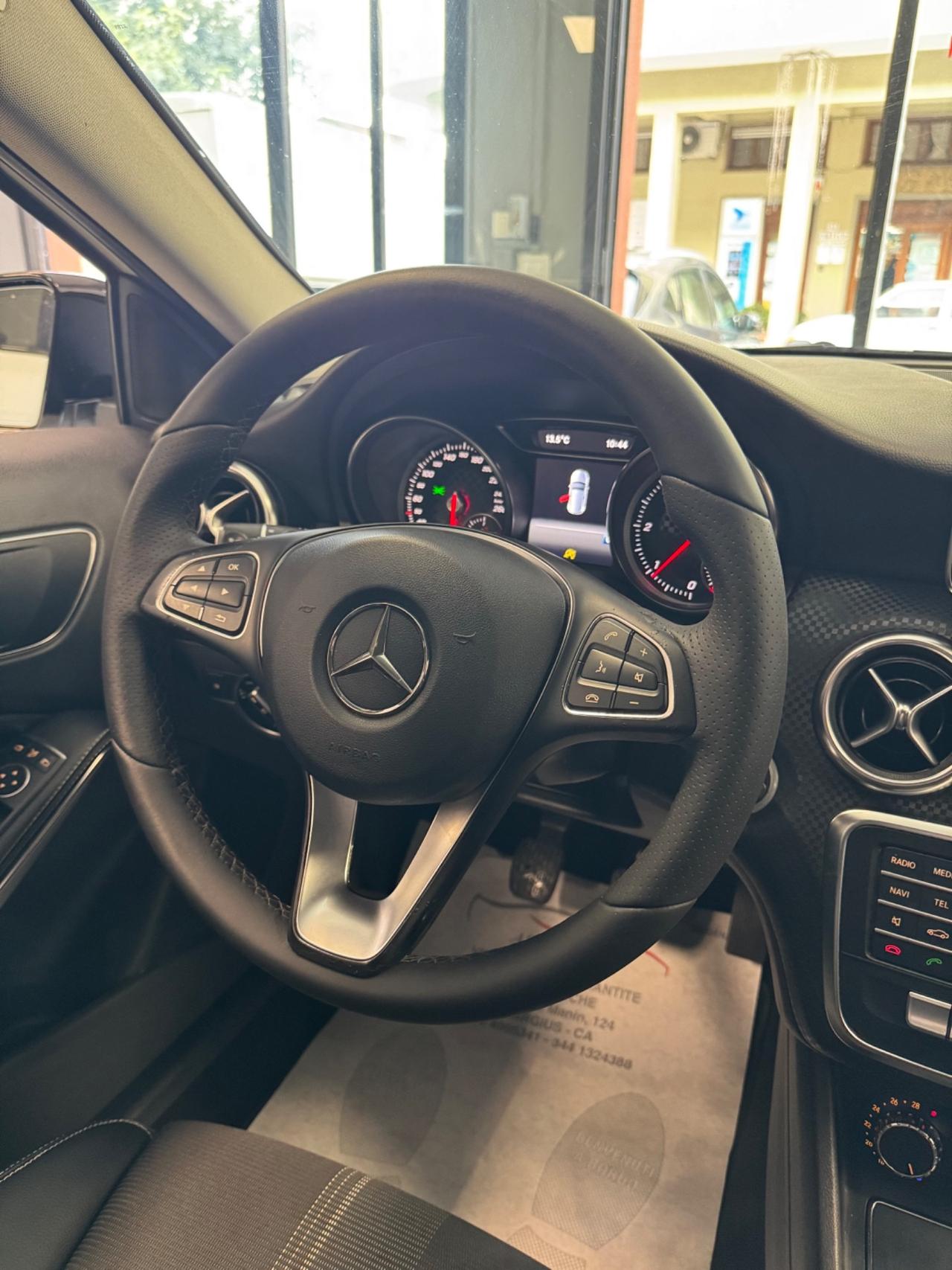 Mercedes-benz A 180 d Sport Finanziabile