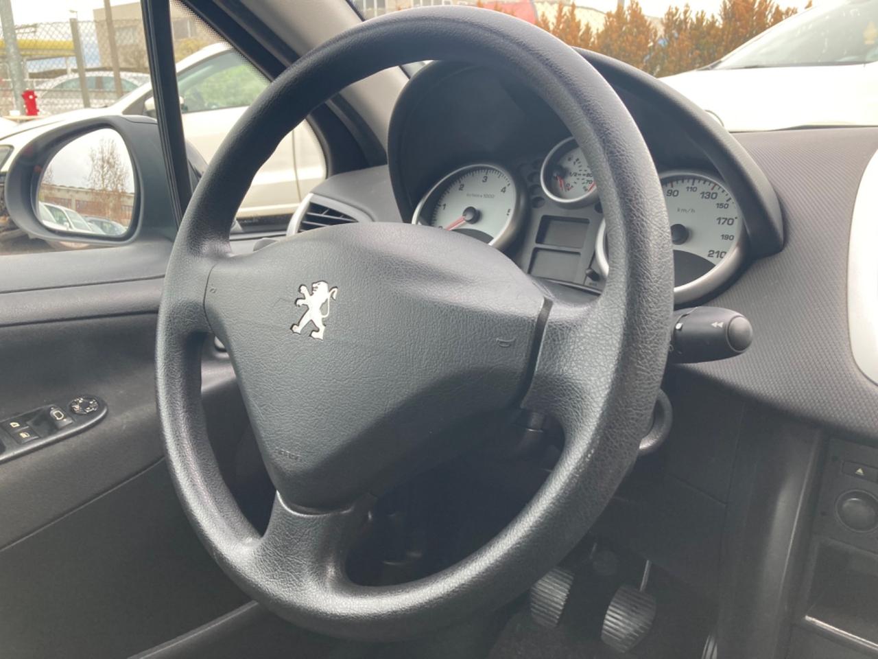 PEUGEOT 207 1.4 HDI (PROPRIETARIO UNICO)