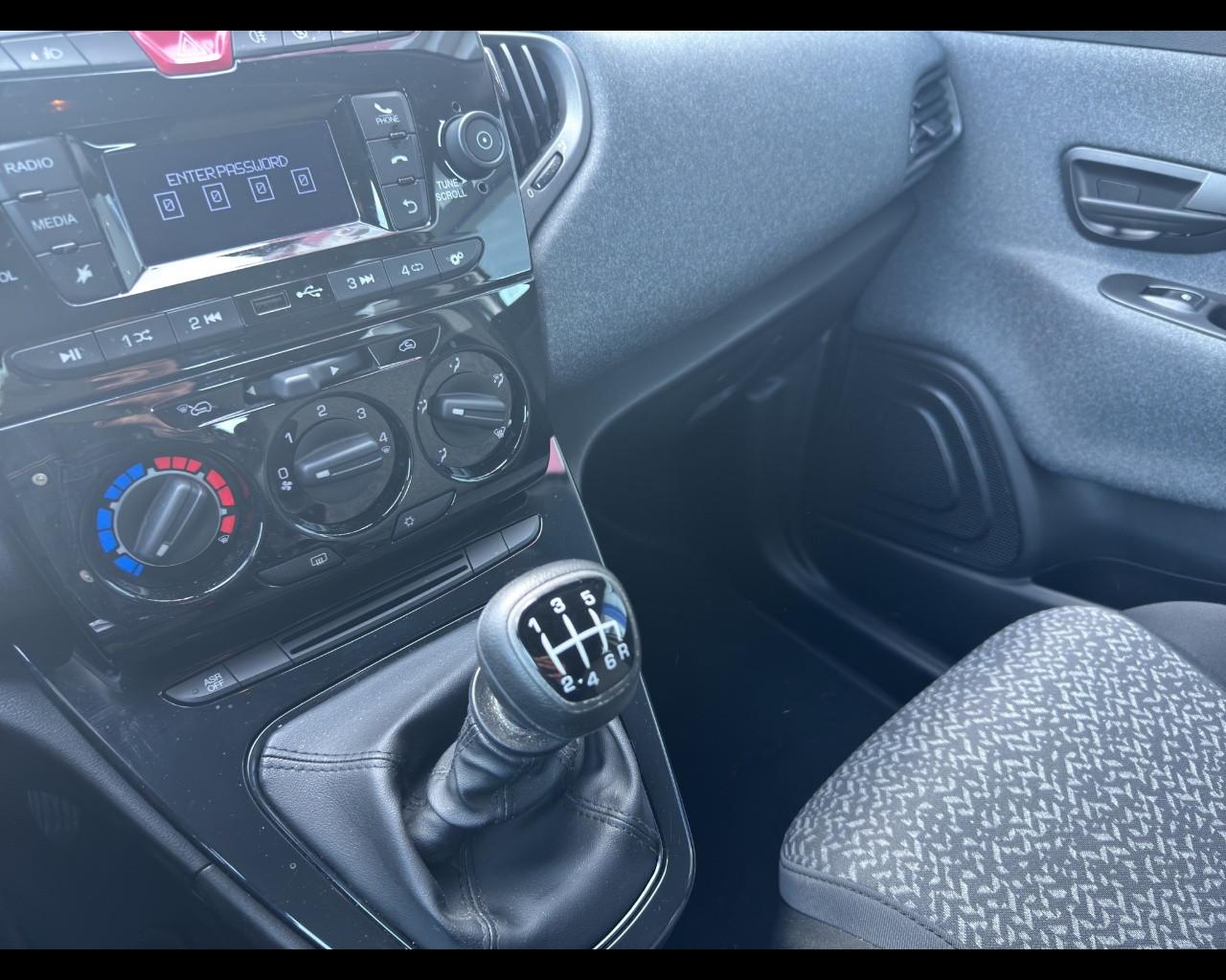 LANCIA Ypsilon 3ª serie - Ypsilon 1.0 FireFly 5 porte S&S Hybrid Si