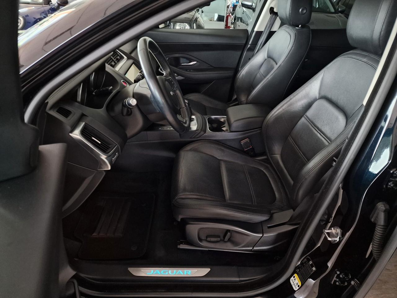 Jaguar E-Pace 2.0d 180 AWD TETTO