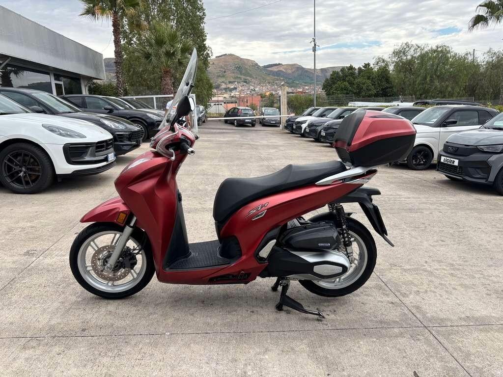 Honda SH 350 2021 / KM 26.000 Tuo a solo 36 Euro al mese