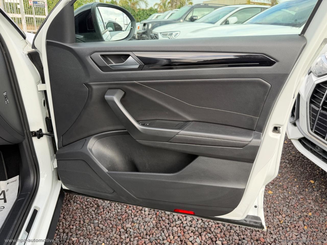 VOLKSWAGEN T-Roc 2.0TDI R-LINE NAVI LED PELLE MATRIX