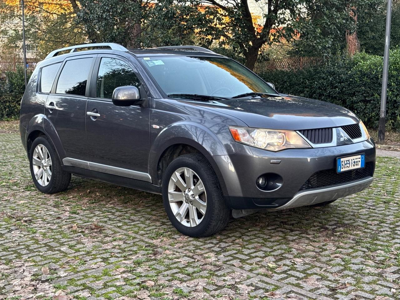 Mitsubishi Outlander 2.0 DI-D Instyle 7 p.ti DPF 2007 4x4