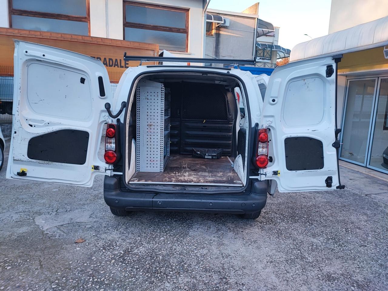 Peugeot Partner 3 Posti Euro 6 IVA COMPRESA