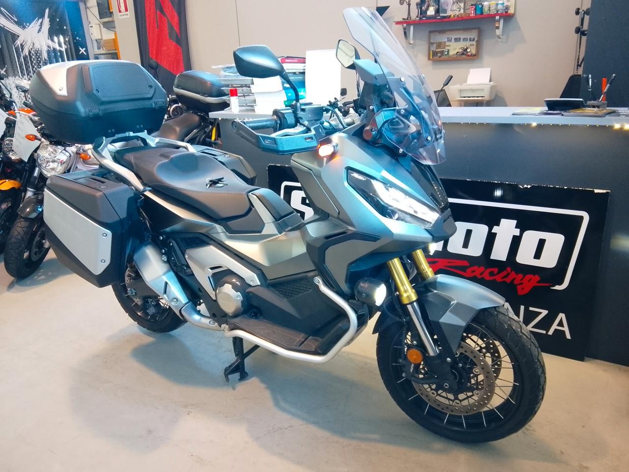 Honda X-ADV 750 travel finanziabile