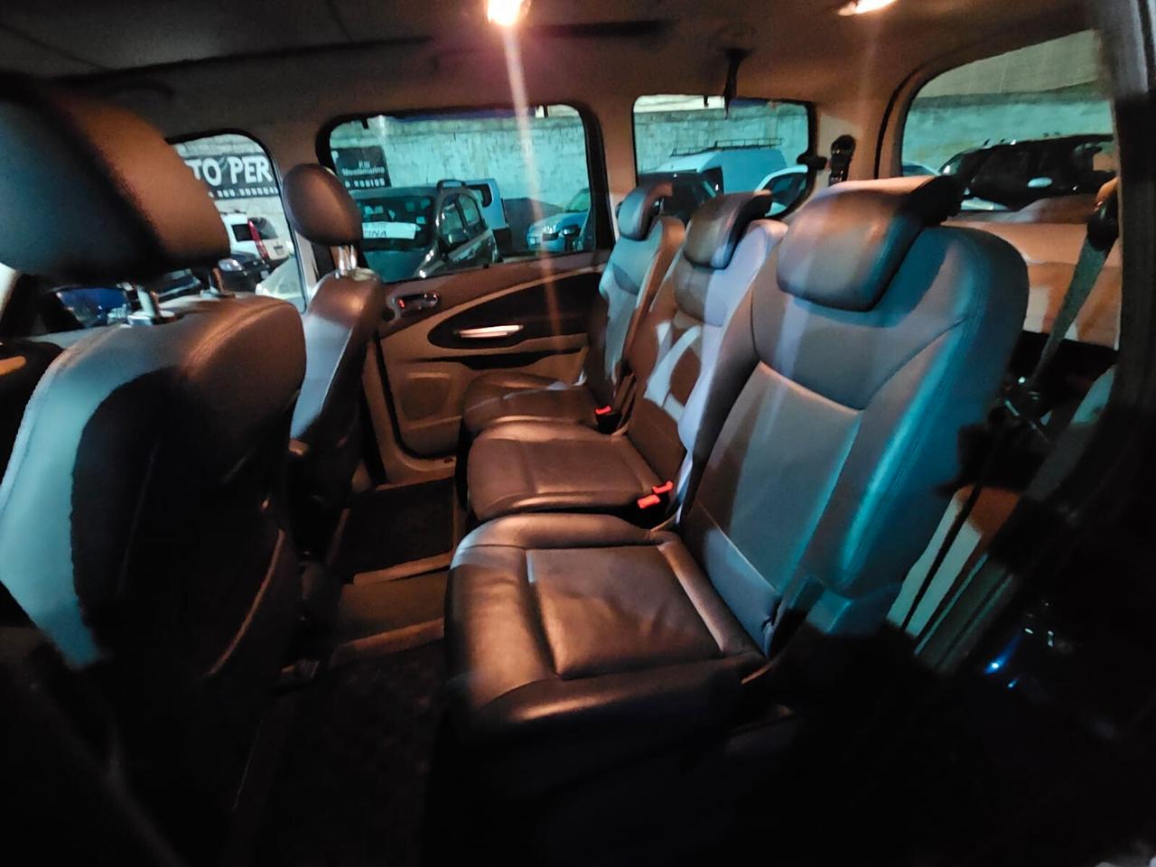 Ford Galaxy 2.0 TDCi 140 CV Ghia
