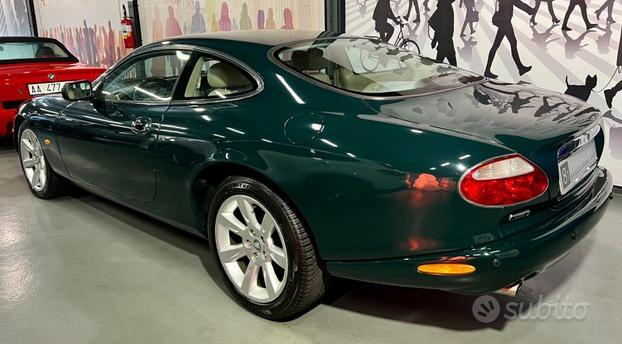 JAGUAR XK8 4.2 Coupé