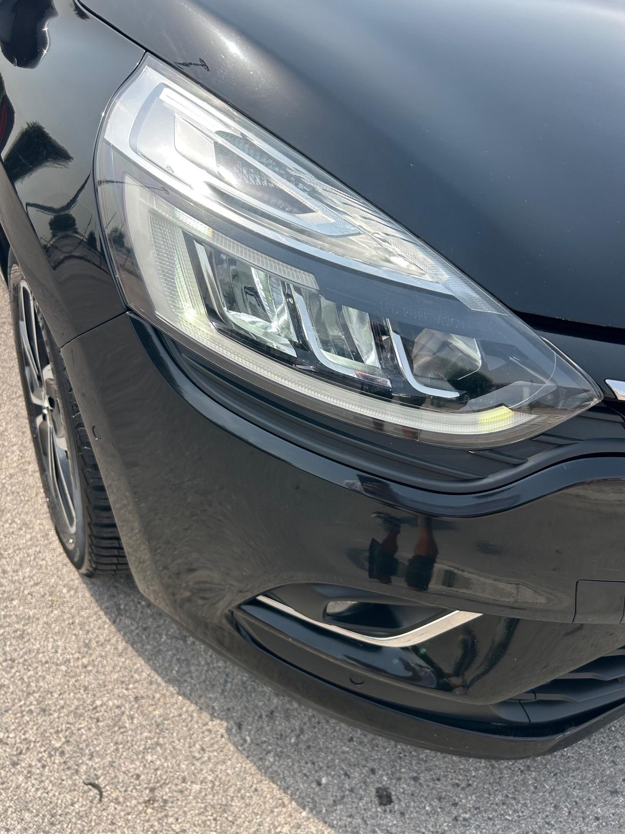 Renault Clio TCe 12V 90 CV 5 porte Moschino Intens