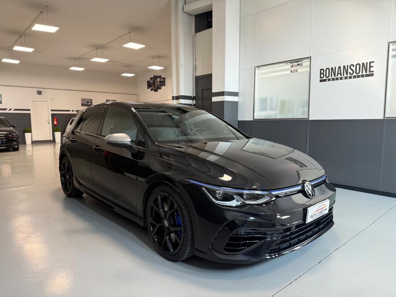 Volkswagen Golf R 4Motion Performance Akrapovic