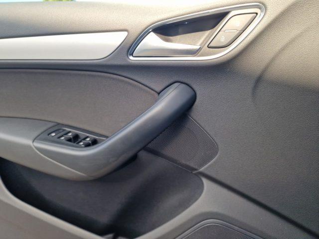 AUDI Q3 2.0 TDI 120 CV Business