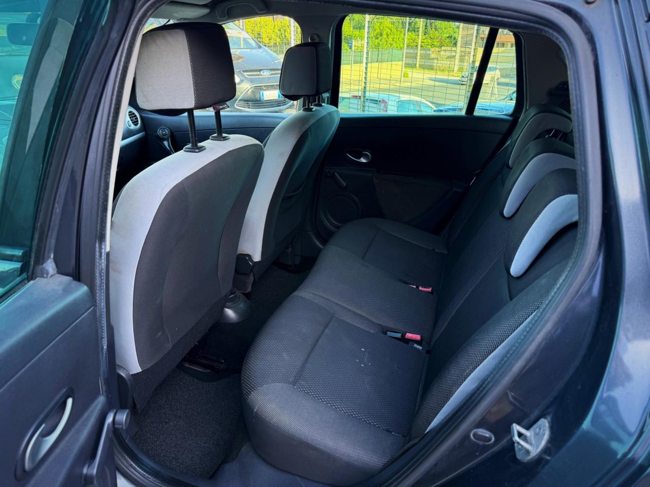 Renault Clio 1.2 16V SporTour Confort Garanzia 12 Mesi