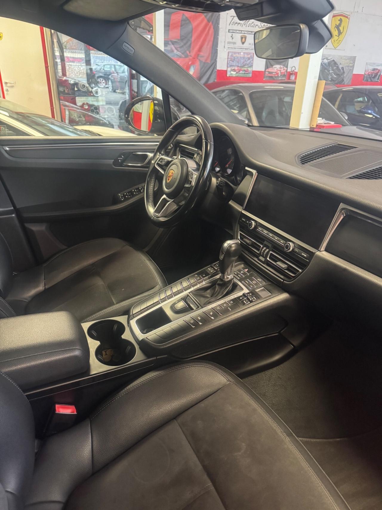 Porsche Macan 2.0 BENZINA 245Cv PERMUTE