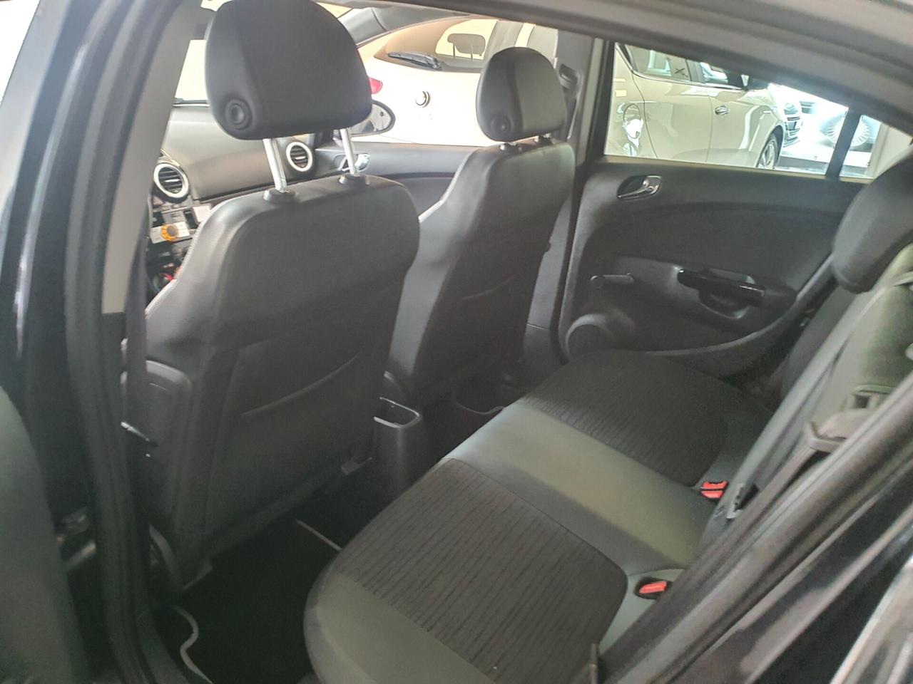 Opel Corsa 1.2 Gpl di serie