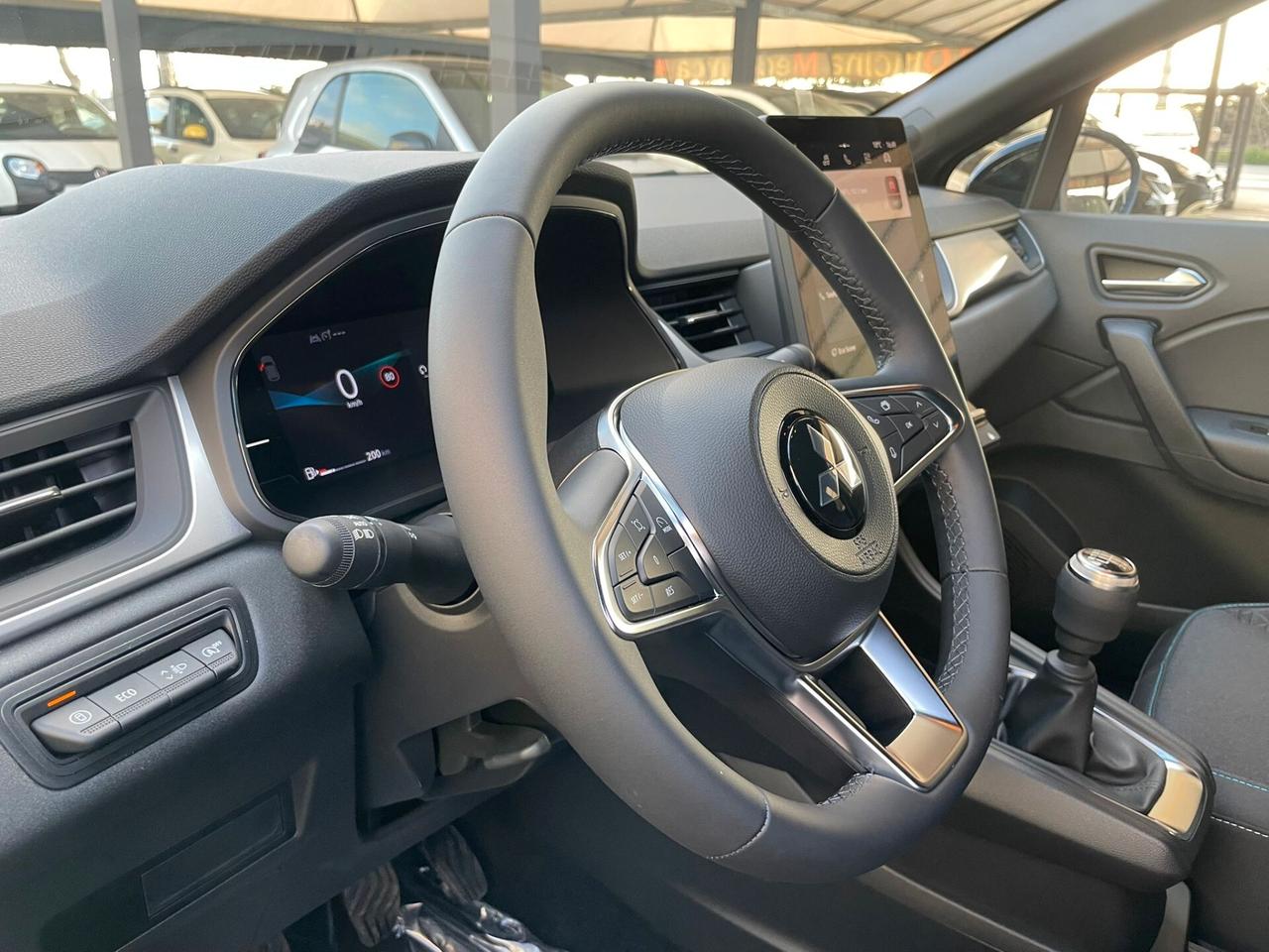 Renault Captur MITSUBISHI ASX 1.3 INVITE MHEV Evolution