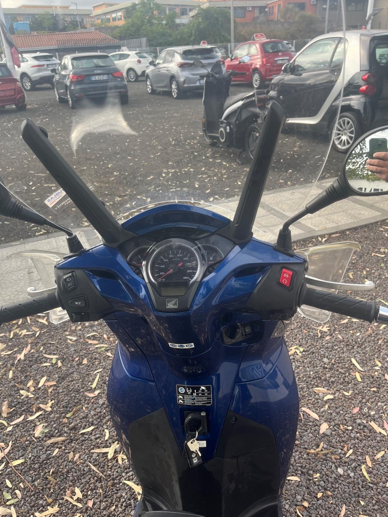 Honda SH 300