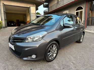 Toyota Yaris 1.3 5 porte Lounge Multidrive S