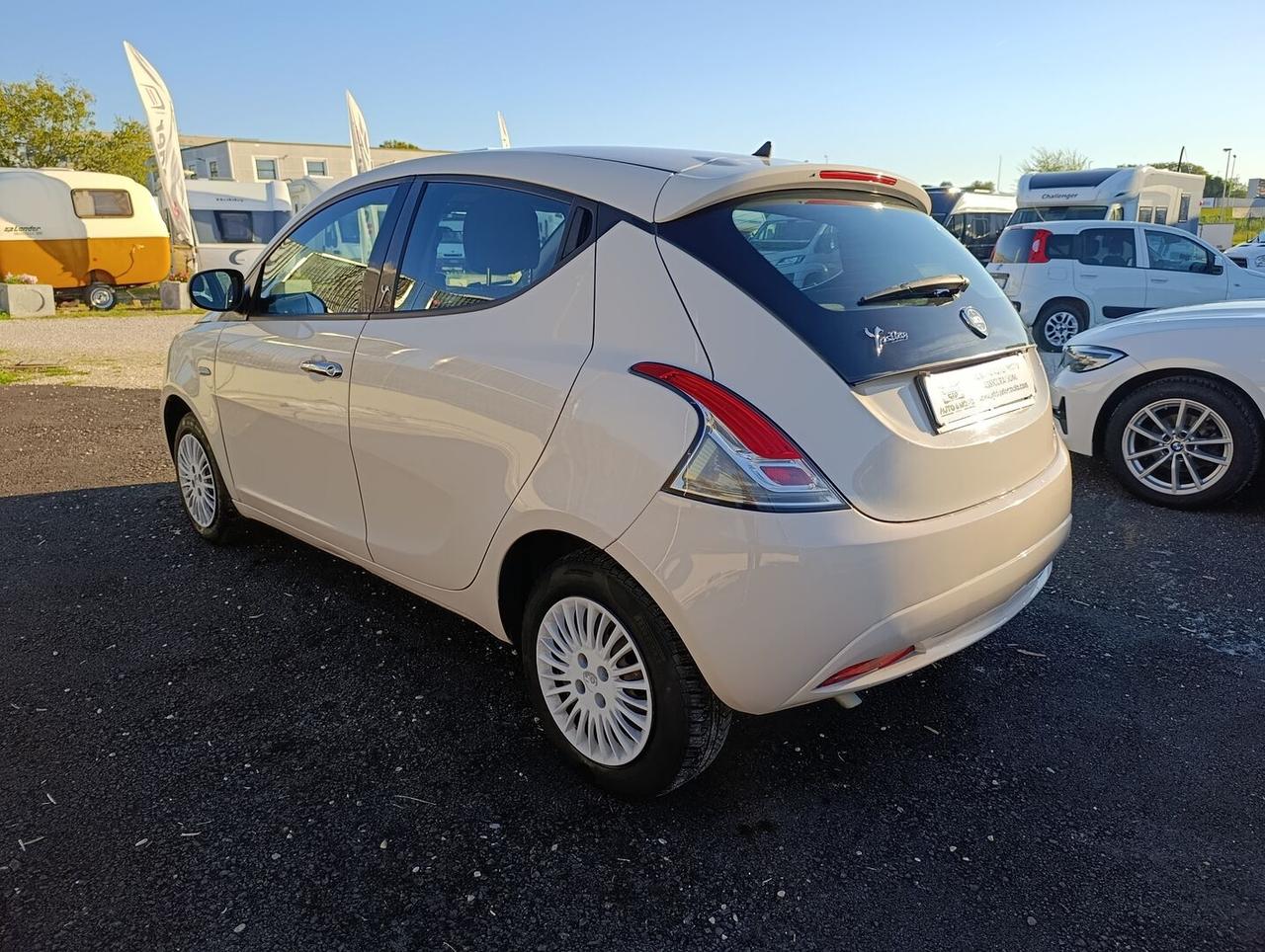 Lancia Ypsilon 1.2 Silver 69cv