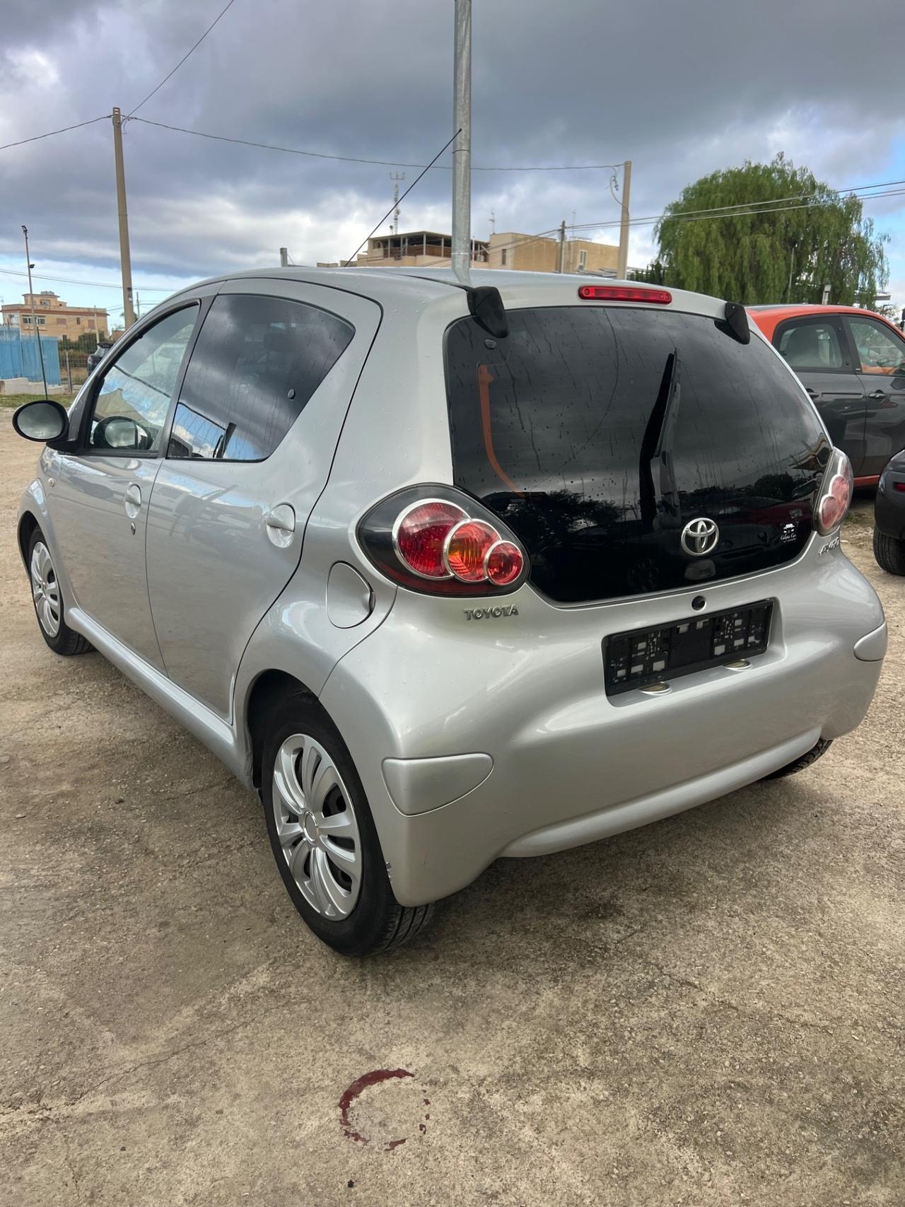 Toyota Aygo 1.0 12V VVT-i 5 porte Sol