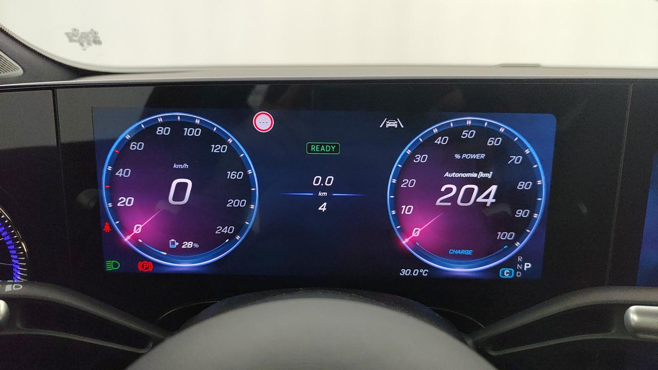 Mercedes-Benz CLA 250+ con tecnologia EQ Shooting Brak