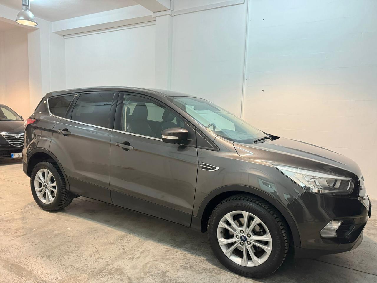 Ford Kuga 1.5 TDCI 120 CV S&S 2WD Powershift Edition