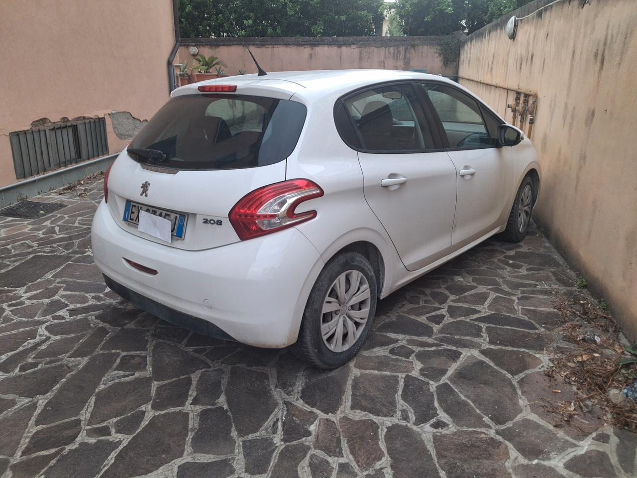 Peugeot 208 1.4 VTi 95 CV 2014 (motore da rivedere)