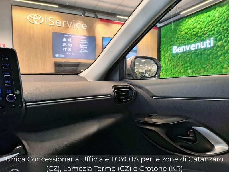 Toyota Yaris Cross 1.5 Hybrid 5p. E-CVT AWD-i Business