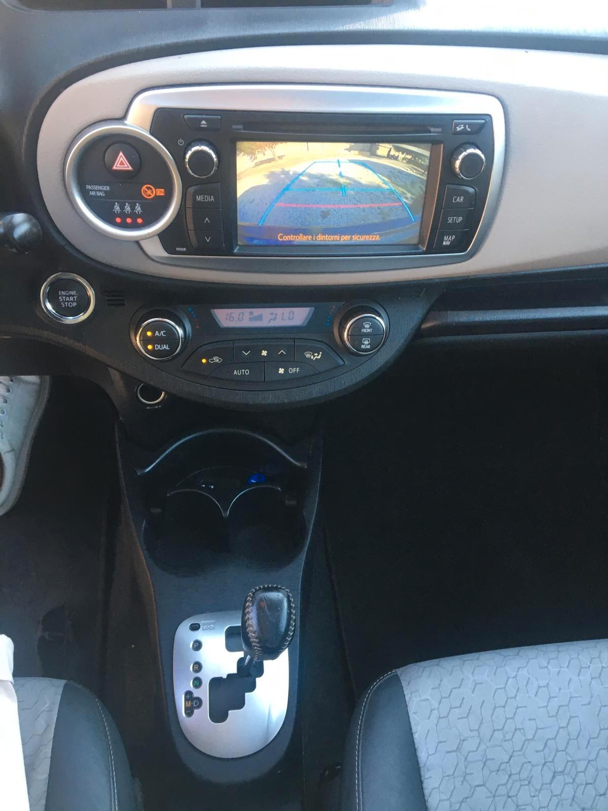 Toyota Yaris 1.3 5 porte Lounge CVT Stop & Start