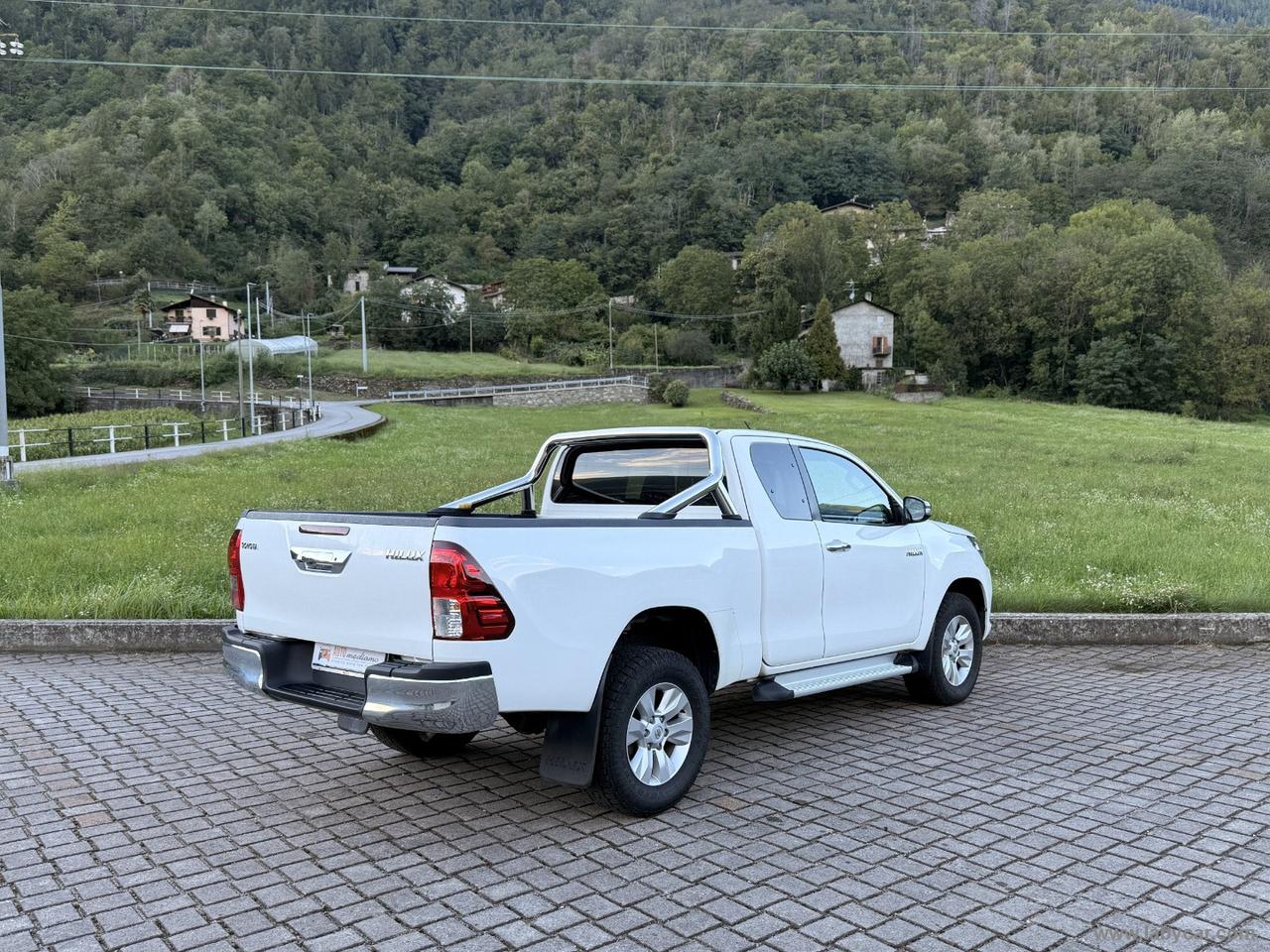 TOYOTA Hilux 2.4 D-4D 4WD 2p. EXTRA CAB CAMERA SENS PARK