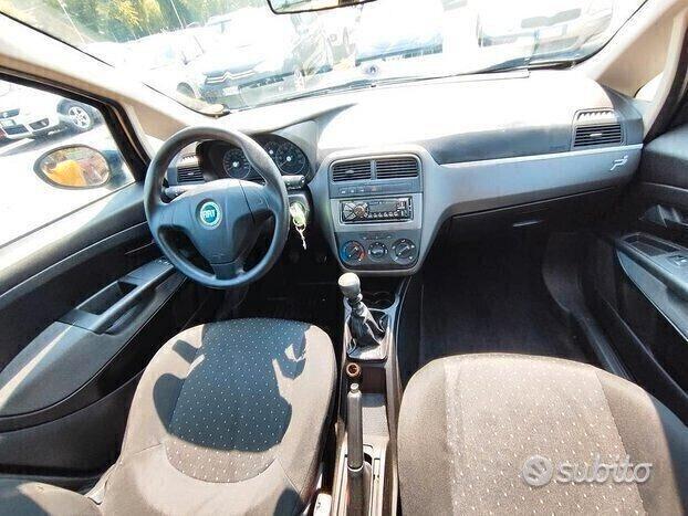 Fiat Grande Punto m-t-j- 5 porte 2011