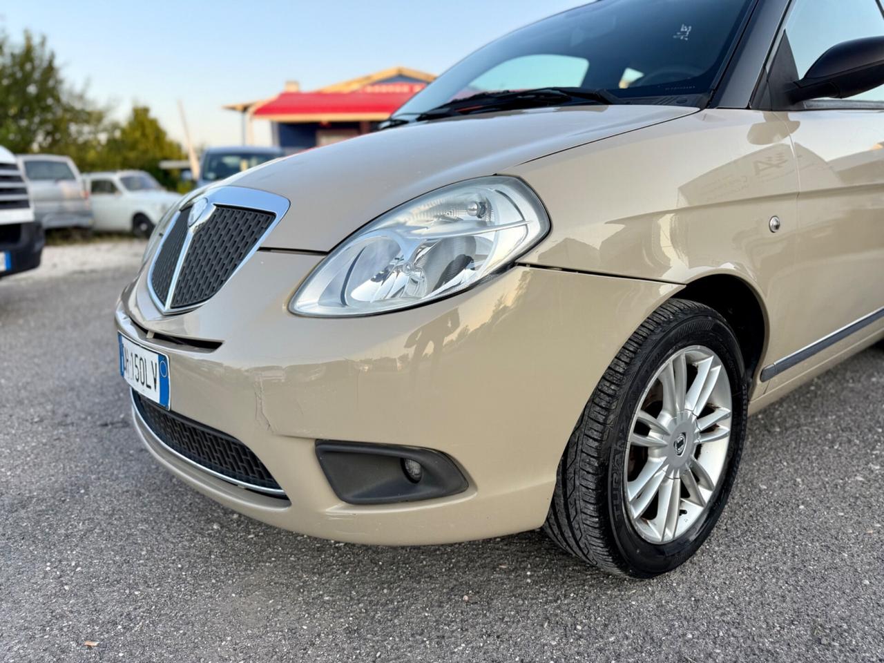 Lancia Ypsilon 1.4 Oro NEOPATENTATI