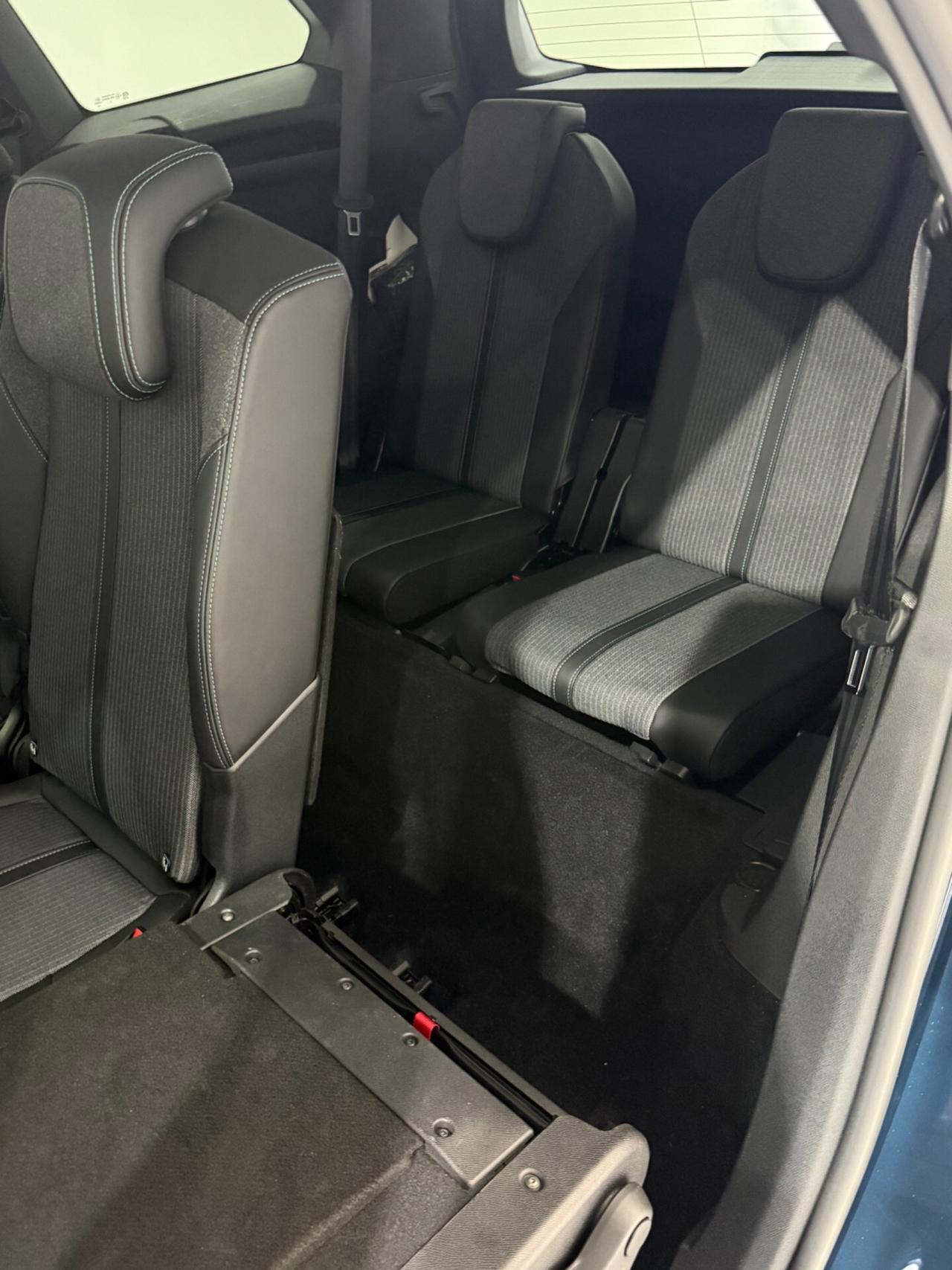PEUGEOT 5008 ALLURE PACK UNICO PROPRIETARIO CON IVA ESPOSTA