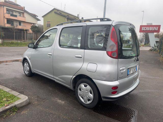 TOYOTA Yaris Verso 1.3i 16V cat Sol