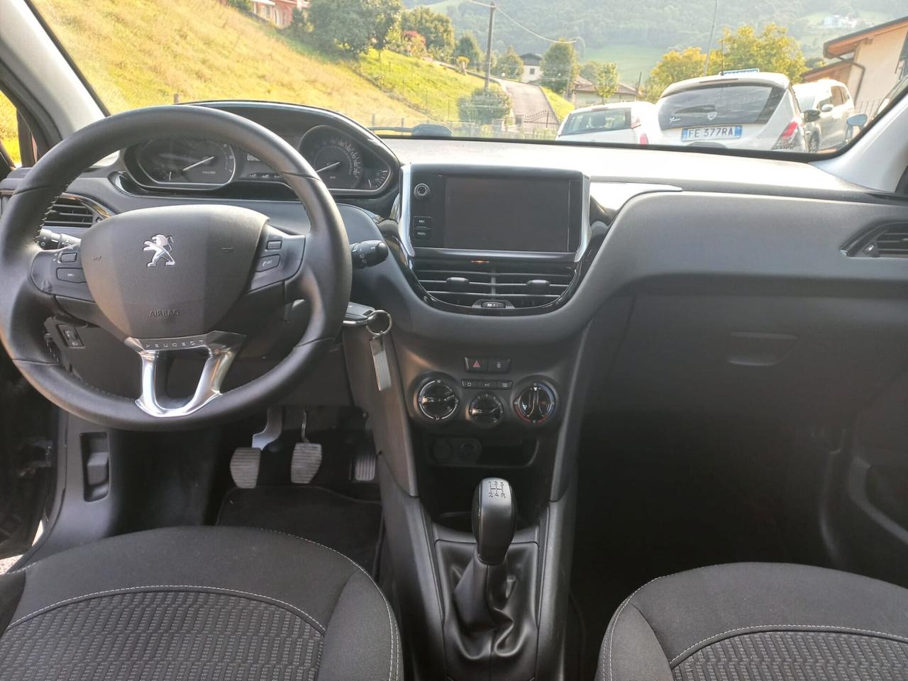 Peugeot 208 1.2 Puretech Allure 5 porte Benzina