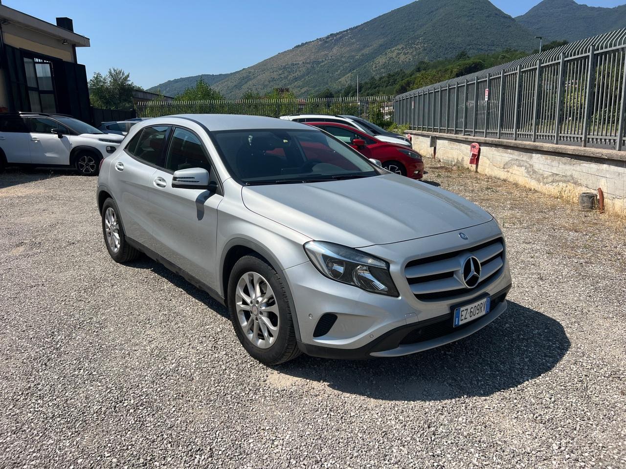 Mercedes-benz GLA 180 d Premium