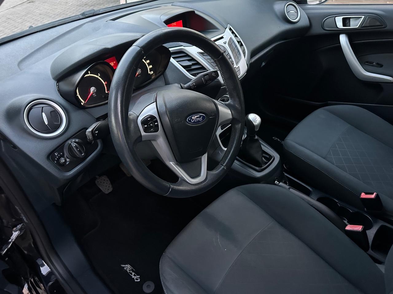 Ford Fiesta 1.2 60CV 5 porte Titanium G P L BELLISSIMA SOLO 134.000 KM IDONEA PER NEO0PATENTATII PERMUTABILE