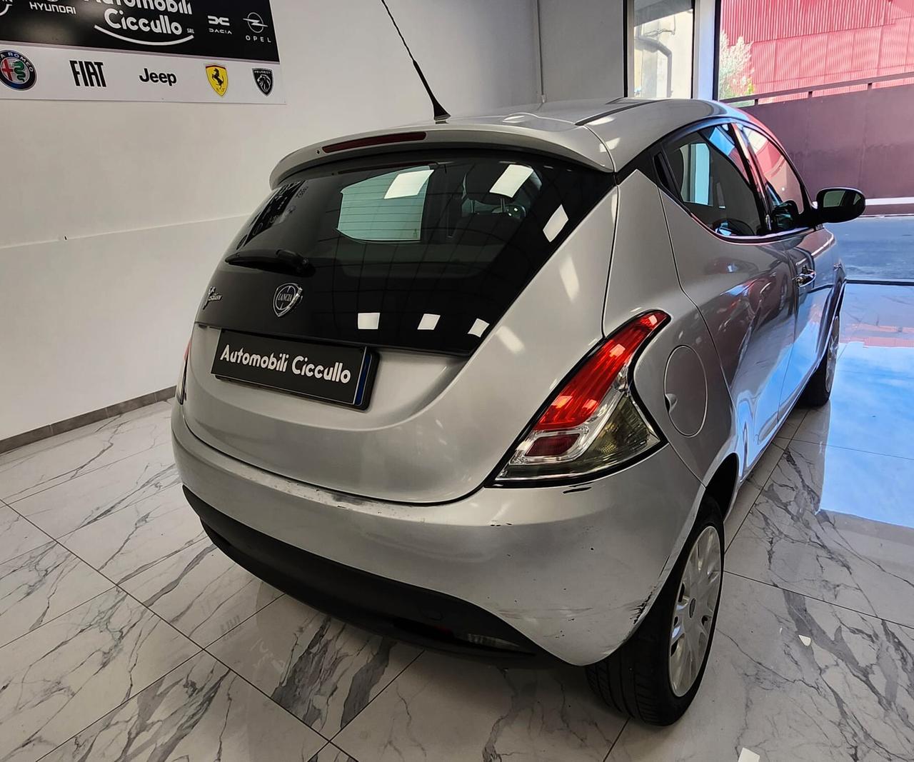 Lancia Ypsilon BENZ/METANO 85CV