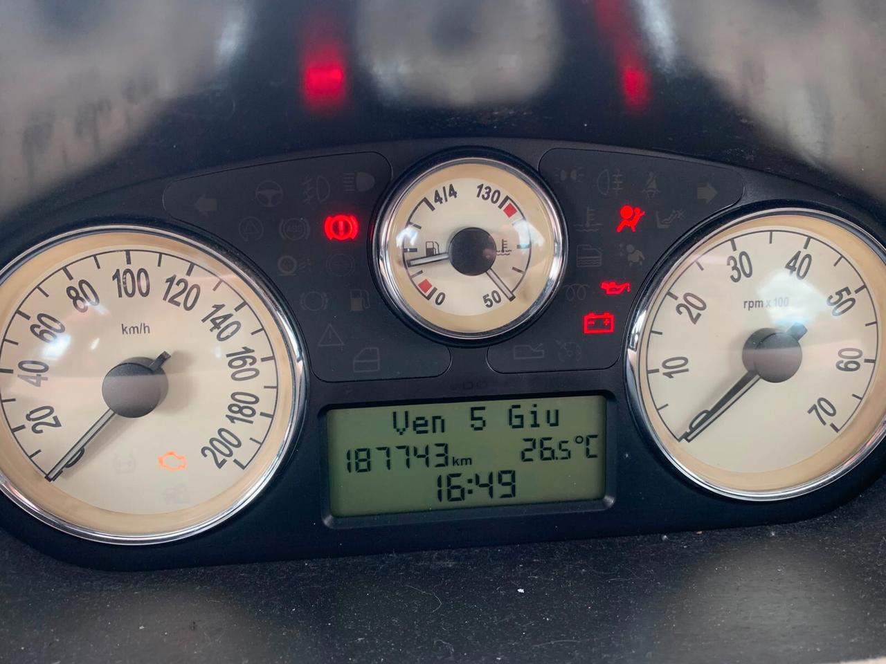 Lancia Ypsilon 1.4 16V Platino