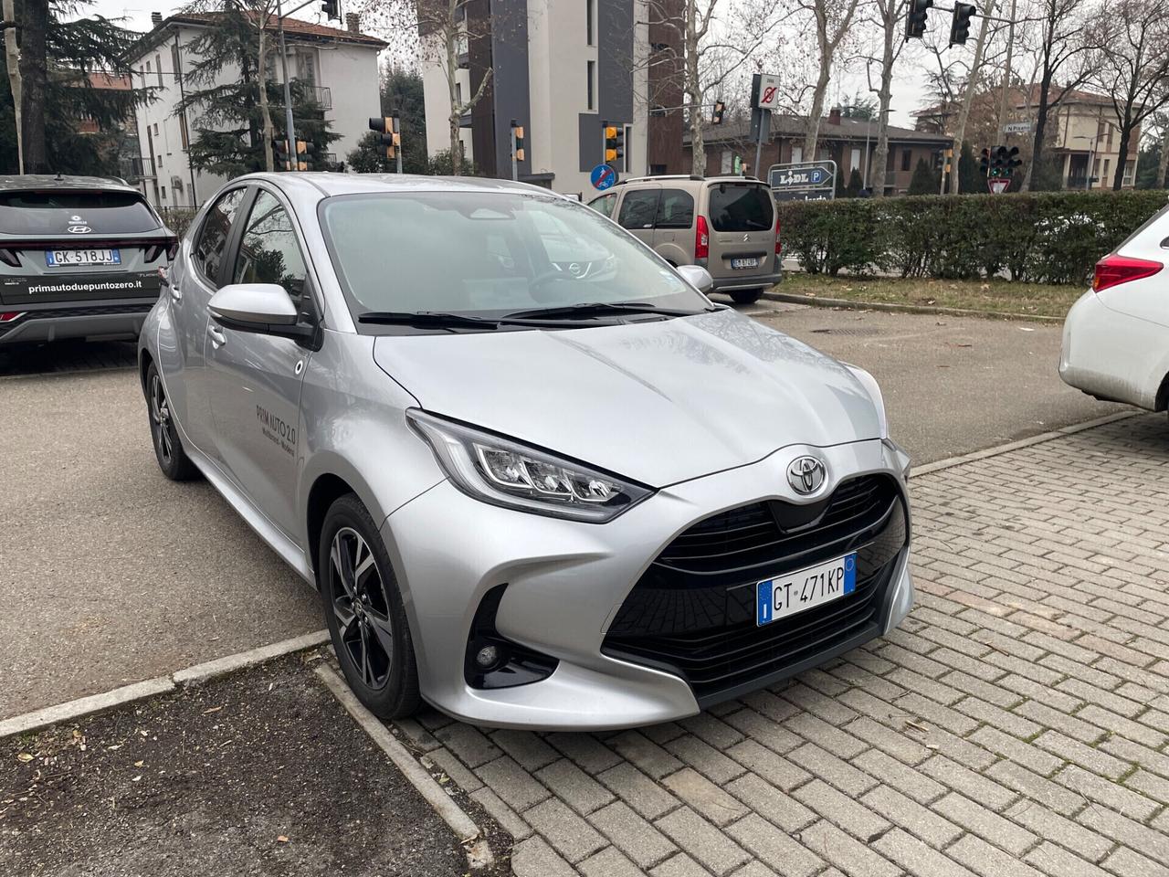 Toyota Yaris 1.5 Hybrid 5 porte lounge