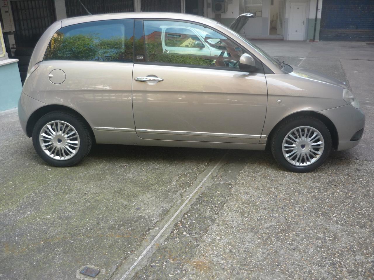 Lancia Ypsilon 1.2 69 CV Diva