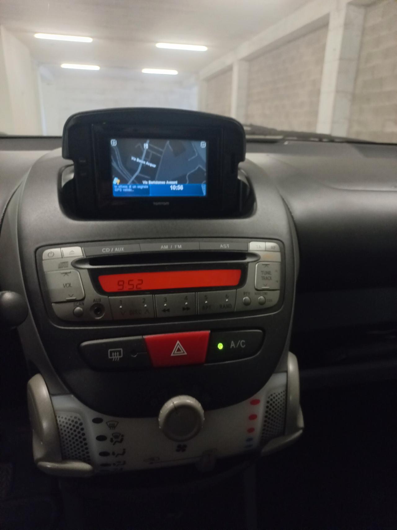 Toyota Aygo 1.0 12V VVT-i 5 porte Deep Ocean Connect