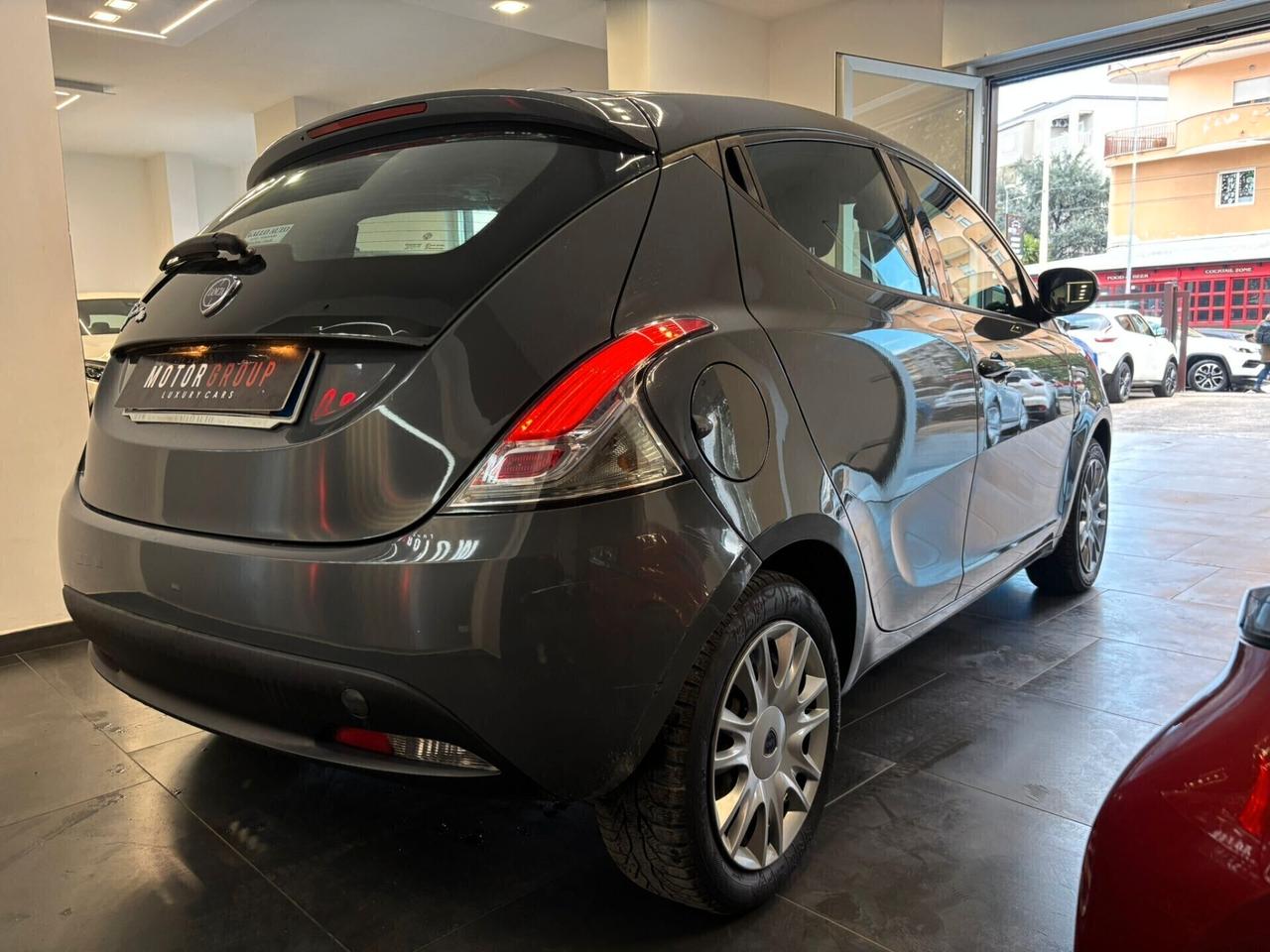 Lancia Ypsilon 1.3 MJT 16V 95 CV 5 porte S&S Silver