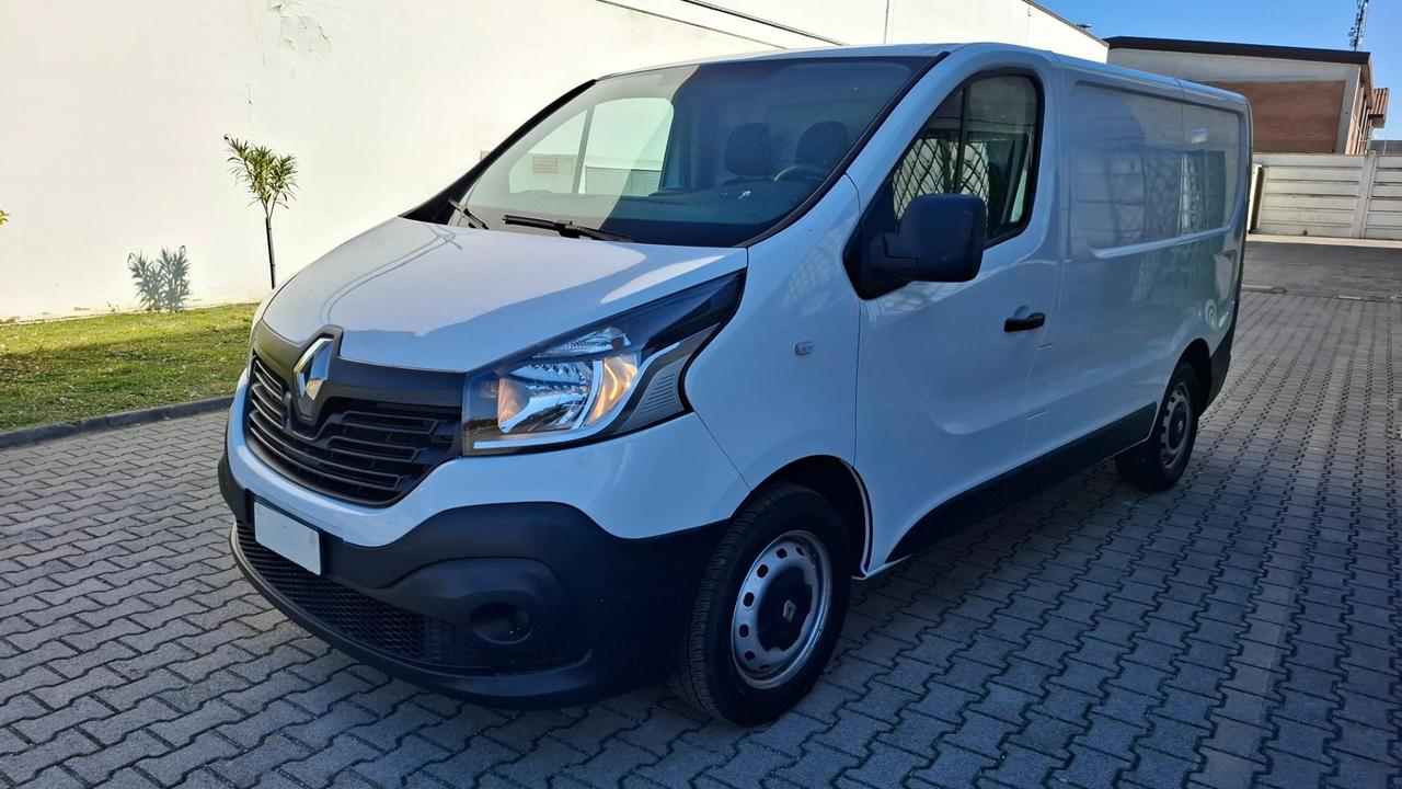 RENAULT Trafic T27 1.6 dci 120cv L1H1 Ice E6