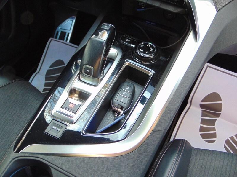 PEUGEOT 3008 2ª serie 3008 BlueHDi 120 S&S EAT...