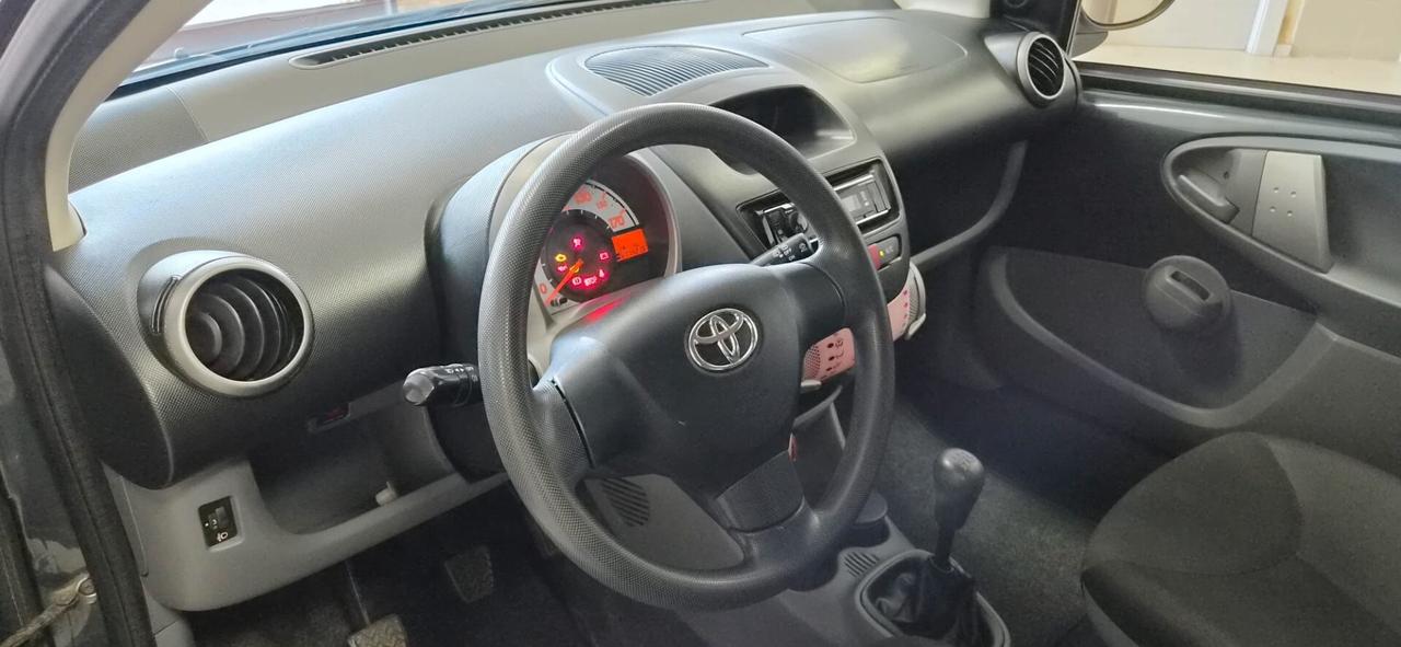 Toyota Aygo 1.0 12V VVT-i 5 porte Sol Red Edition