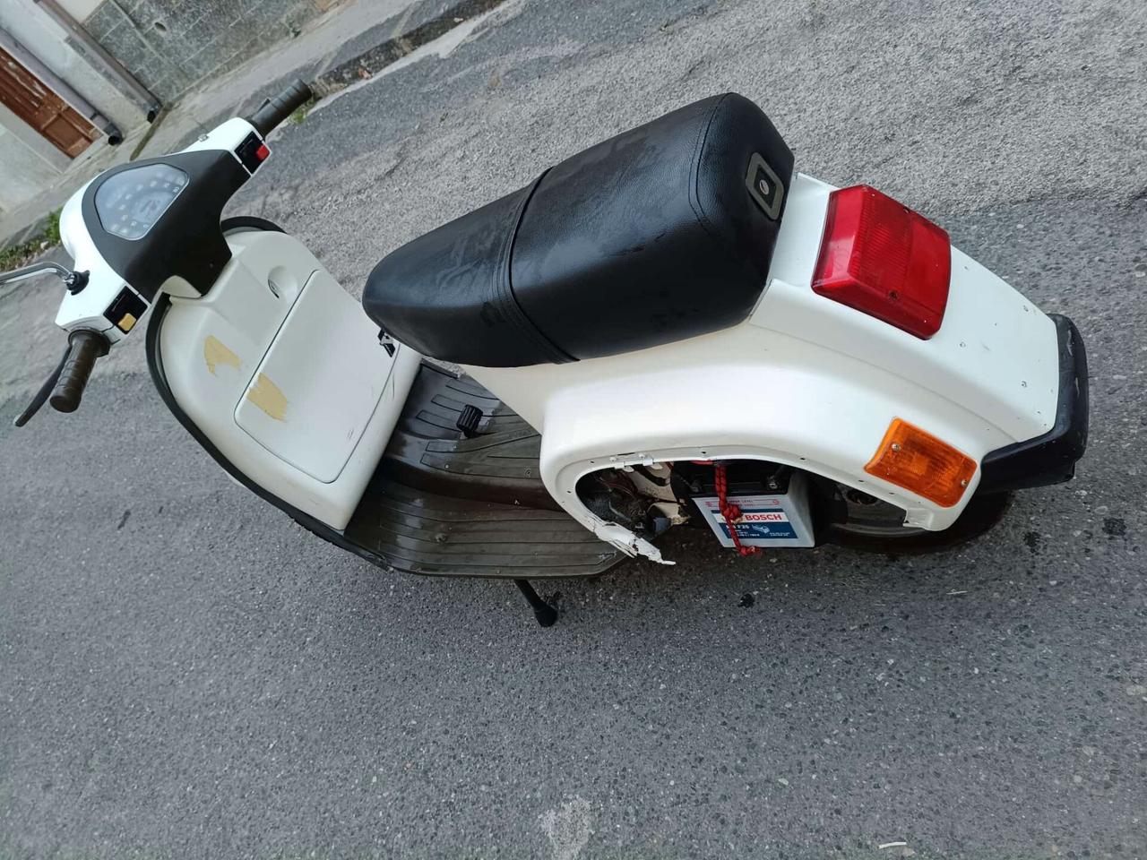 Piaggio Vespa 50 HP V