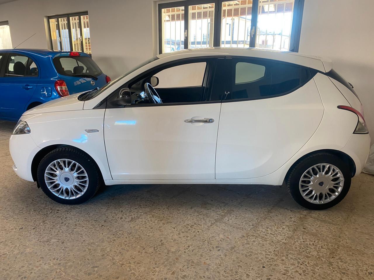 Lancia Ypsilon 1.2 69 CV 5 porte Gold