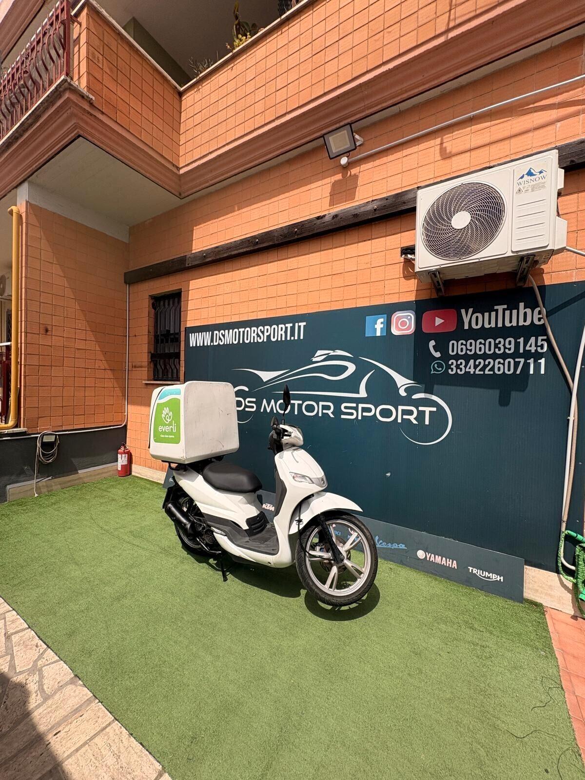Peugeot Tweet 125 IDEALE PER LE CONSEGNE