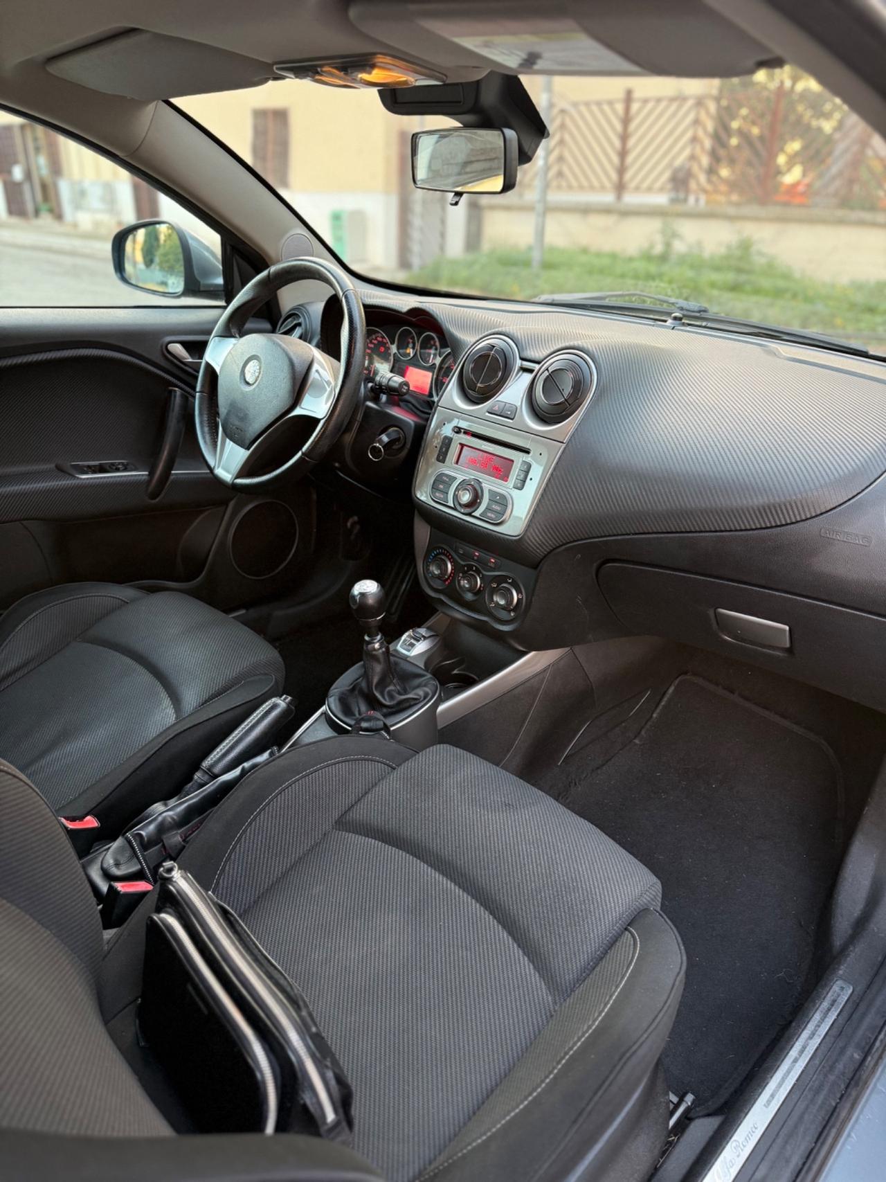 Alfa Romeo MiTo 1.6 JTDm 16V Distinctive Sport Pack